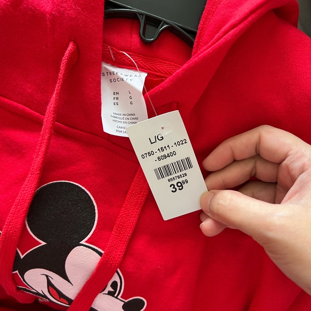 SOLD!!Mickey sweatshirt in size large - Picture 3 of 4